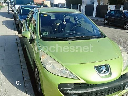 Verde Usado 2007 Peugeot 207 Outdoor Outdoor Familiar | 3500 € - Imagen 1/4