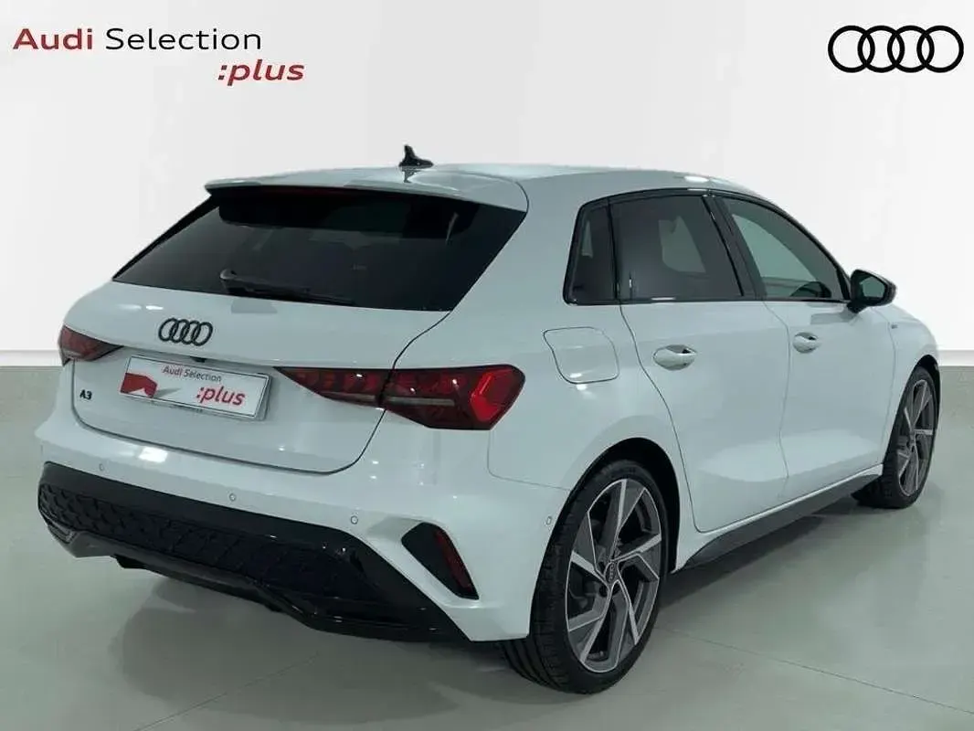Usado Audi A3 Sportback 150 CV (110 kW) 2025 Blanco Utilitario