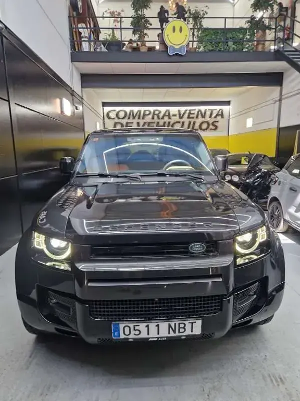 Usado Land Rover Defender HSE Dynamic 249 CV (183 kW) 2023 Negro SUV
