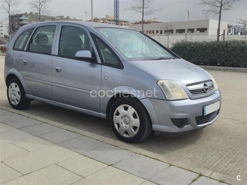 Usado Opel Meriva Cosmo 100 CV (73 kW) 2008 Gris / plata Monovolumen