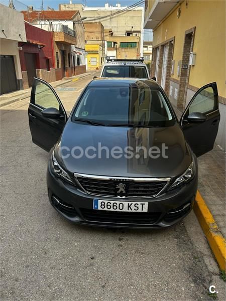 Gris / plata Usado 2019 Peugeot 308 Allure Berlina | 10.500 € (Buen precio) - Imagen 1/4