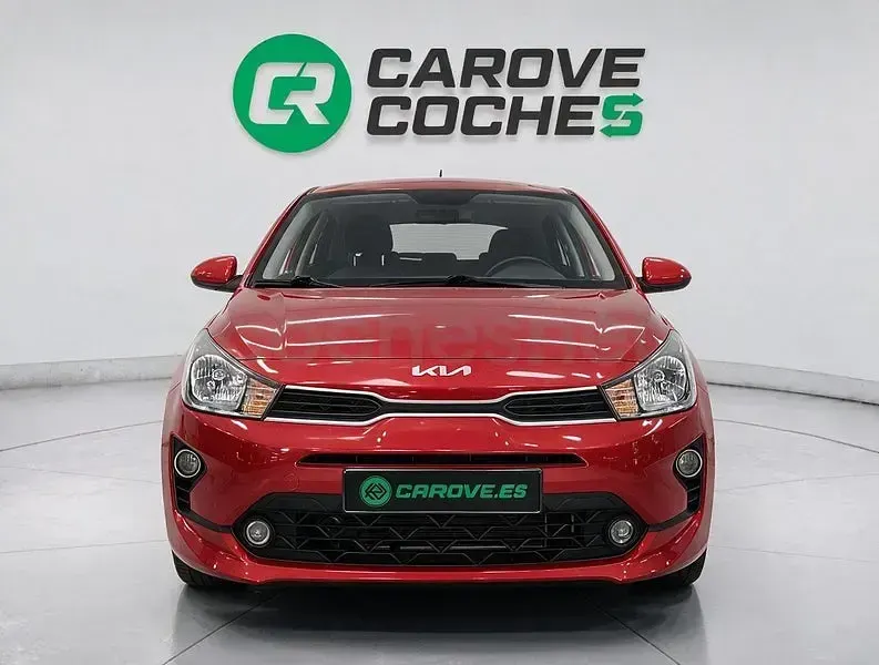 Usado Kia Rio 84 CV (61 kW) 2023 Blanco Berlina