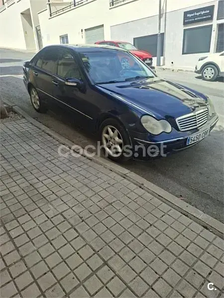 Usado Mercedes C270 Elegance 170 CV (125 kW) 2002 Azul Berlina
