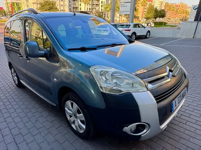 Usado Citroën Berlingo XTR 90 CV (66 kW) 2012 Negro Monovolumen
