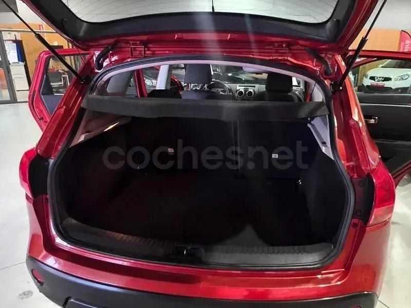 Usado Nissan Qashqai Acenta 140 CV (102 kW) 2008 Granate SUV