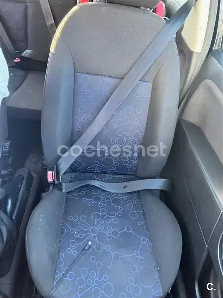 Usado Ford Fiesta Ambiente 70 CV (51 kW) 2008 Negro Utilitario