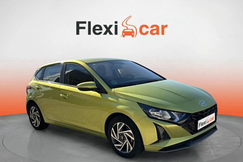 Verde Usado 2024 Hyundai i20 Berlina | 15.590 € (Buen precio) - Imagen 1/4