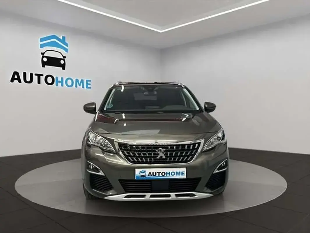 Usado Peugeot 3008 Allure 131 CV (96 kW) 2020 Gris SUV