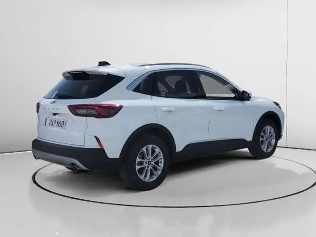Usado Ford Kuga Titanium 150 CV (110 kW) 2025 Blanco SUV