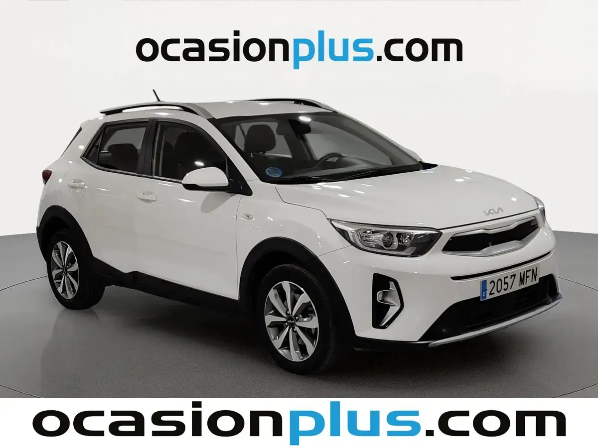 Usado Kia Stonic 101 CV (74 kW) 2023 Blanco SUV