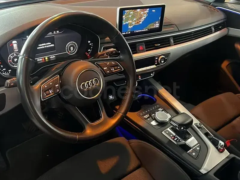 Usado Audi A4 Advanced Plus 150 CV (110 kW) 2019 Rojo Familiar
