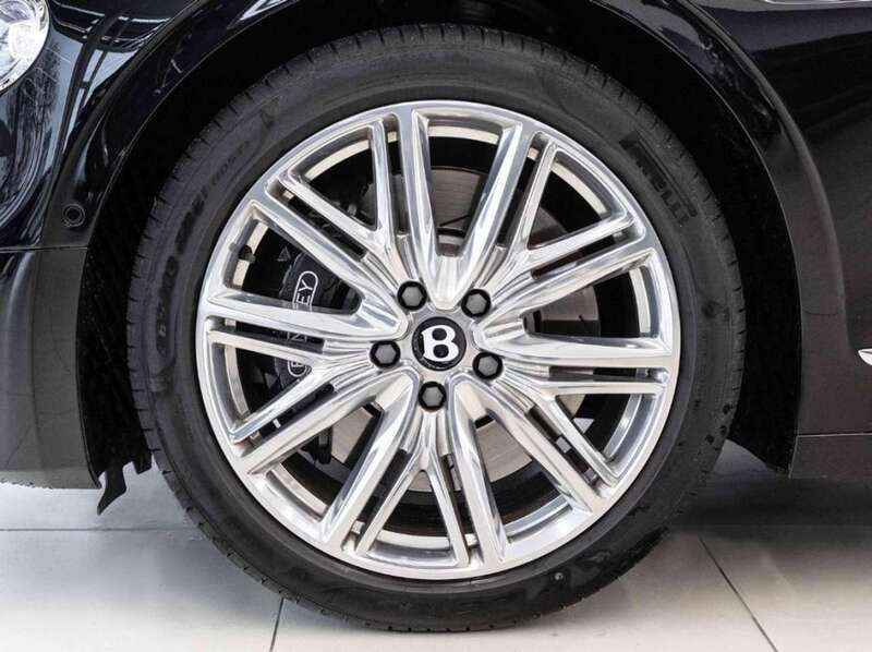 Negro Usado 2023 Bentley Flying Spur Berlina | 228.000 € - Imagen 1/4