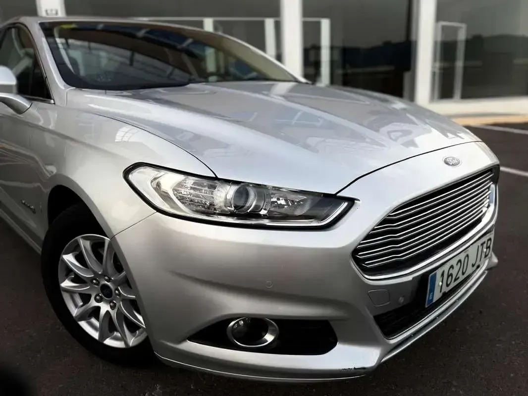 Usado Ford Mondeo Titanium 186 CV (136 kW) 2017 Gris Berlina