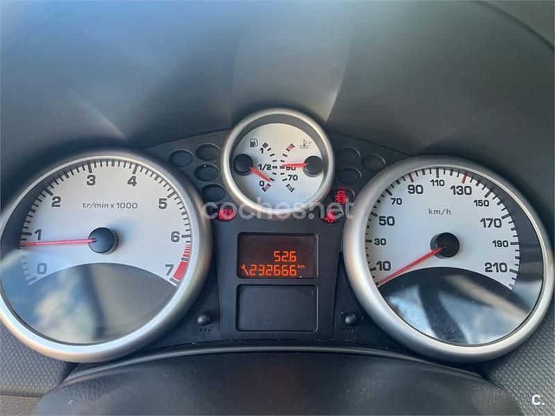 Usado Peugeot 207 Access 75 CV (55 kW) 2011 Blanco Berlina