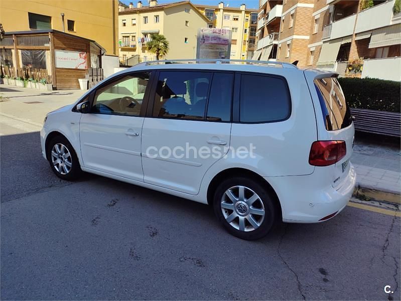Usado VW Touran Advance 140 CV (102 kW) 2013 Blanco Monovolumen