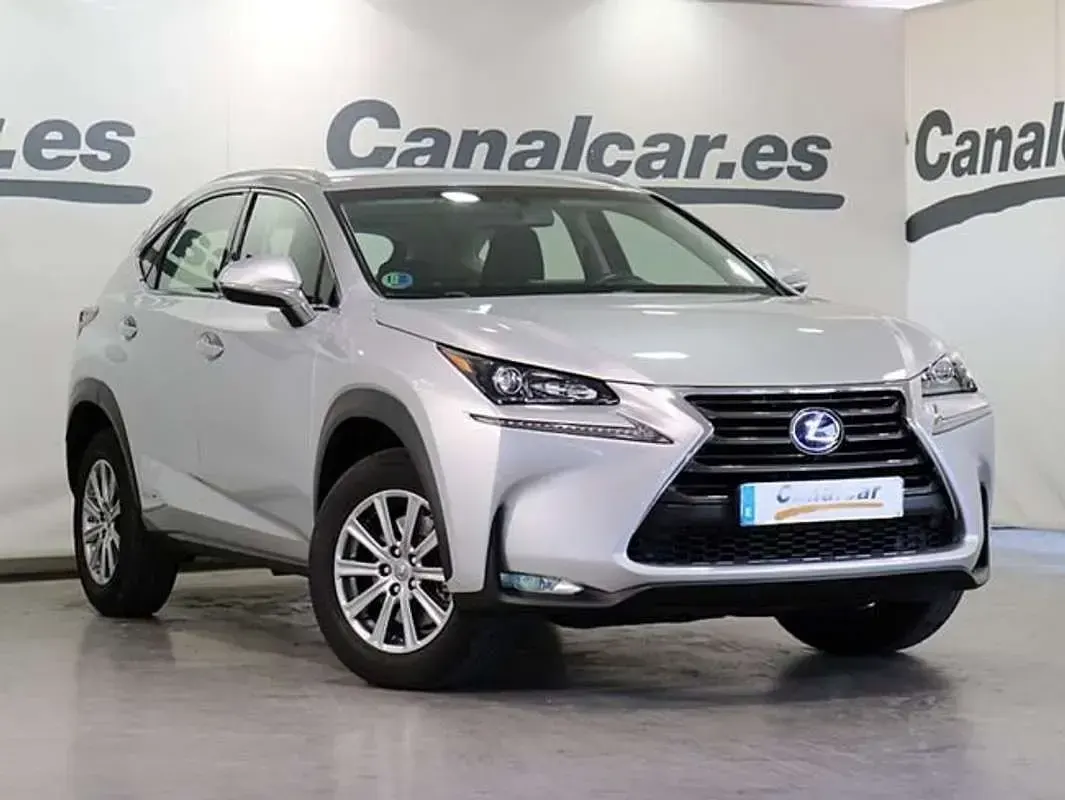 Usado Lexus NX300h Business Edition 154 CV (113 kW) 2018 Gris SUV