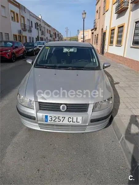 Usado Fiat Stilo Dynamic 115 CV (84 kW) 2003 Beige Berlina