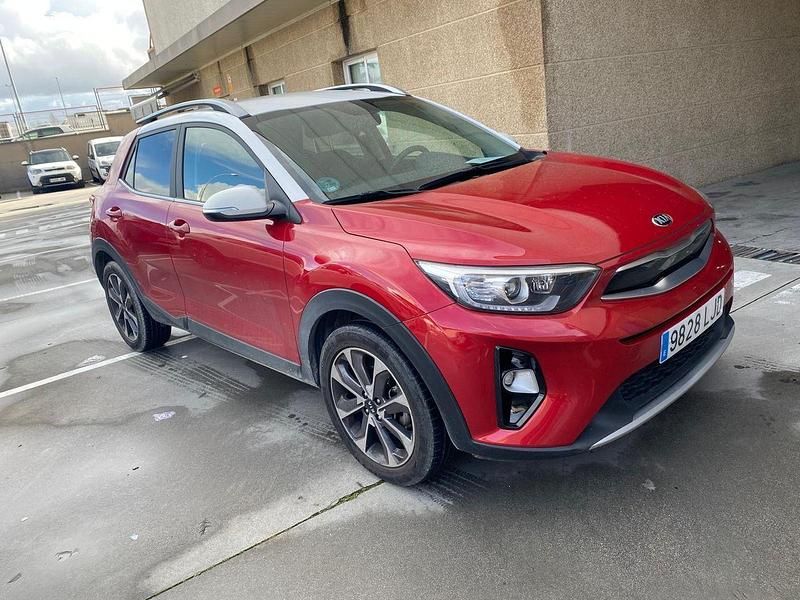 Usado Kia Stonic 100 CV (73 kW) 2020 Rojo SUV