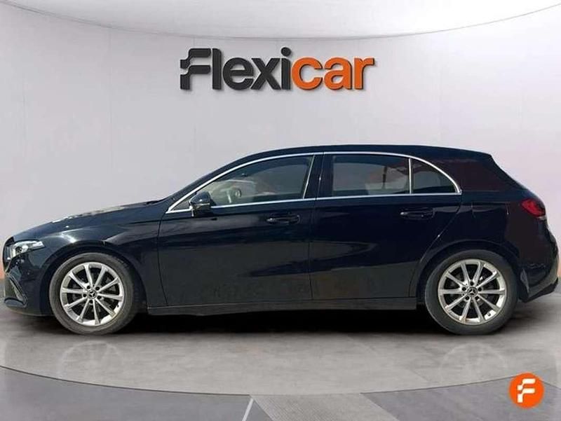 Usado Mercedes A180 116 CV (85 kW) 2020 Negro Utilitario