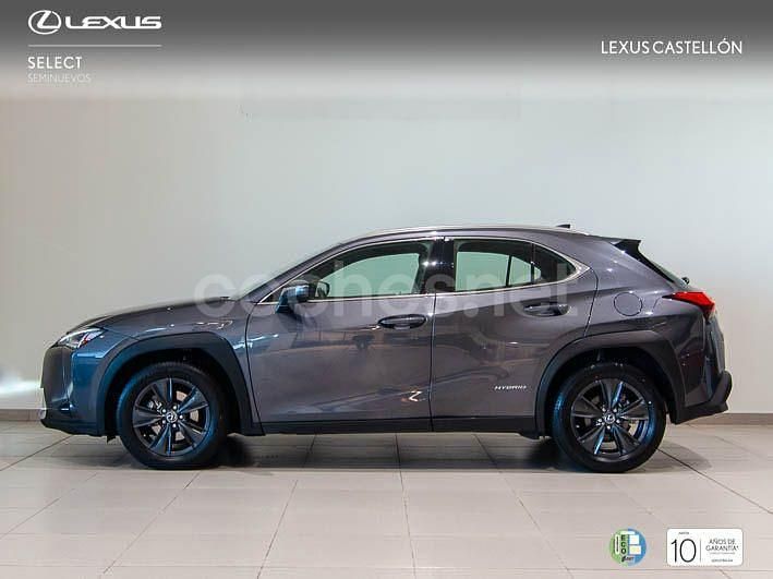 Usado Lexus UX Business Edition 184 CV (135 kW) 2022 Gris / plata SUV