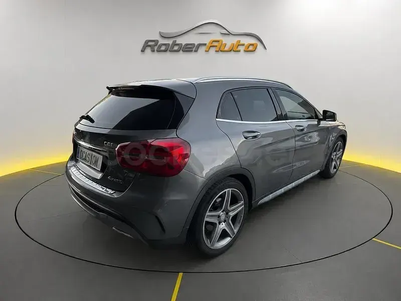 Usado Mercedes GLA220 AMG line 170 CV (125 kW) 2014 Gris / plata SUV