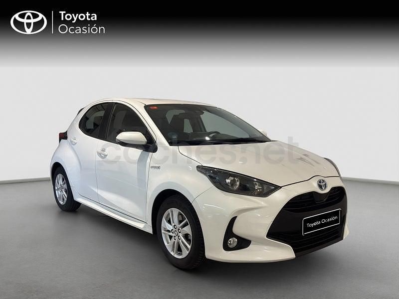 Usado Toyota Yaris Hybrid Active 116 CV (85 kW) 2021 Blanco Berlina