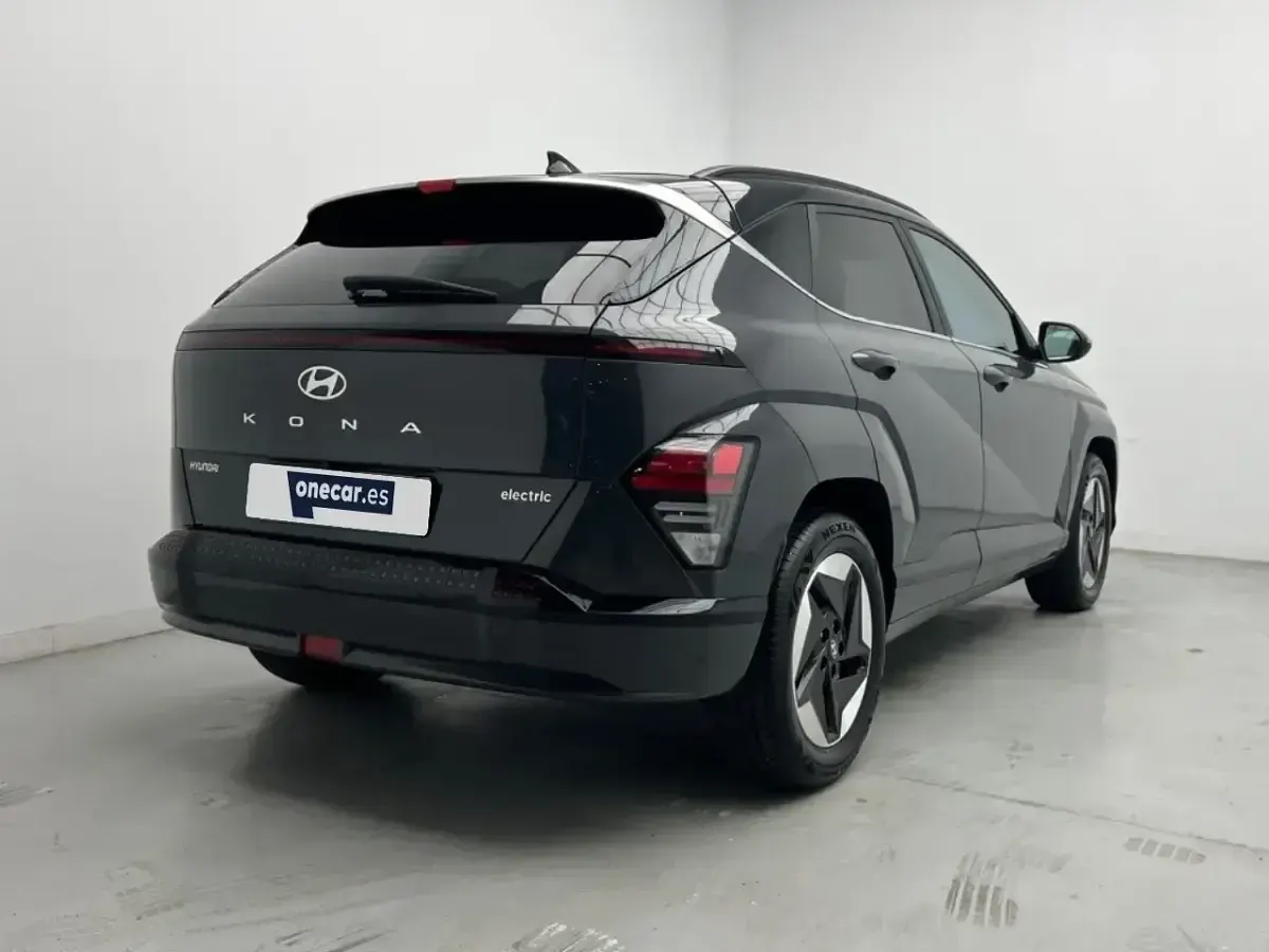 Usado Hyundai Kona 114 kW (156 CV) 2024 Gris SUV