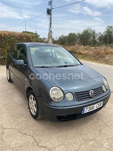 Gris / plata Usado 2004 VW Polo Trendline Berlina | 1000 € (Super precio) - Imagen 1/4