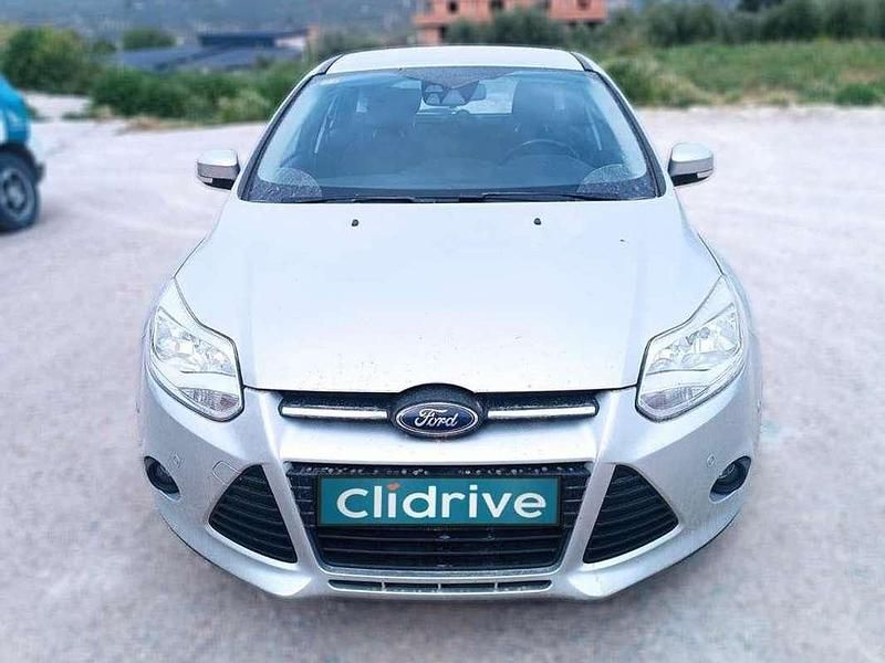 Usado Ford Focus Trend 109 CV (80 kW) 2014 Gris Utilitario