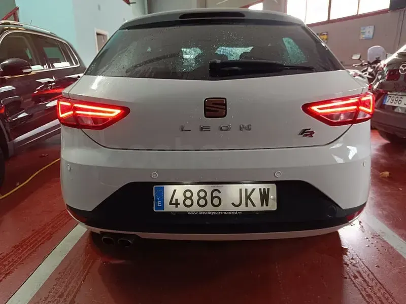Usado Seat Leon Style Plus 150 CV (110 kW) 2016 Blanco Berlina