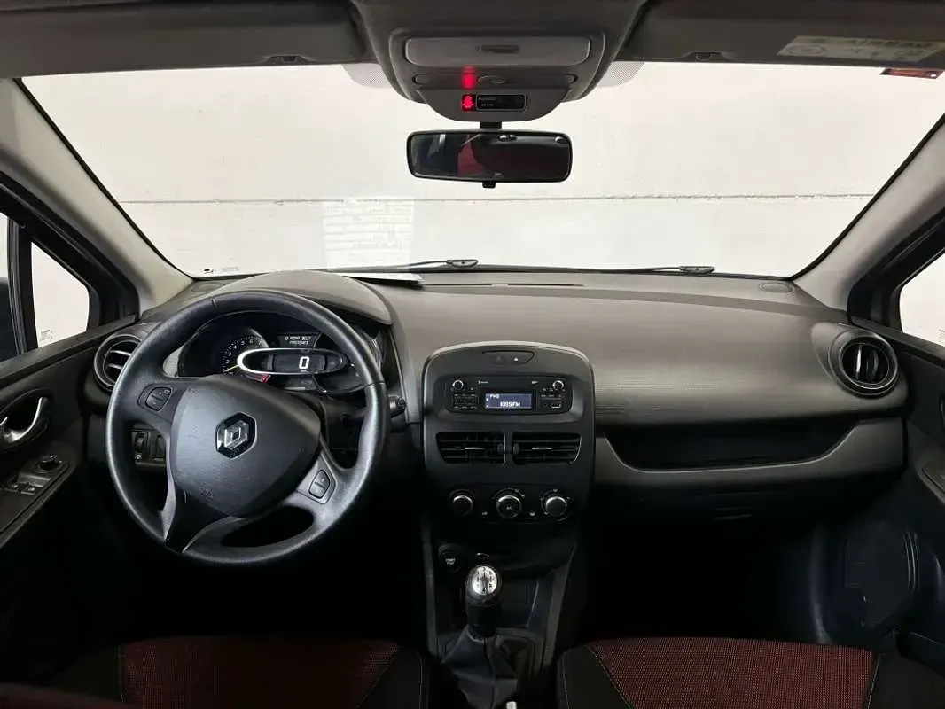 Usado Renault Clio LIMITED 73 CV (53 kW) 2015 Gris Familiar
