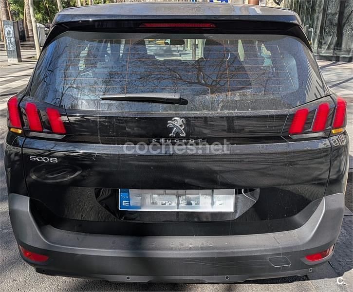 Usado Peugeot 5008 Active 136 CV (100 kW) 2024 Negro SUV