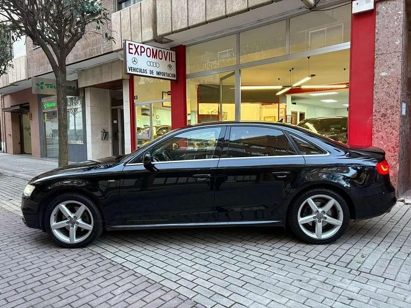Usado Audi A4 S-Line 136 CV (100 kW) 2015 Negro Familiar