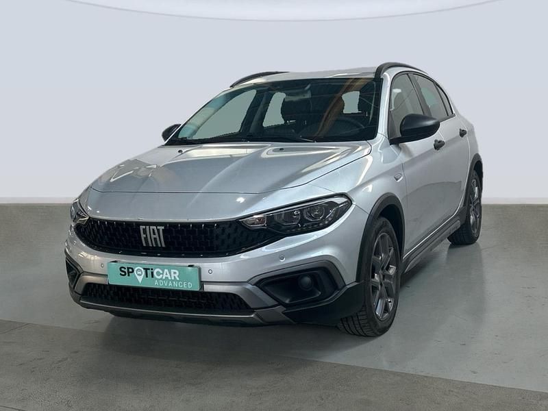 Usado Fiat Tipo Cross 101 CV (74 kW) 2021 Gris Berlina
