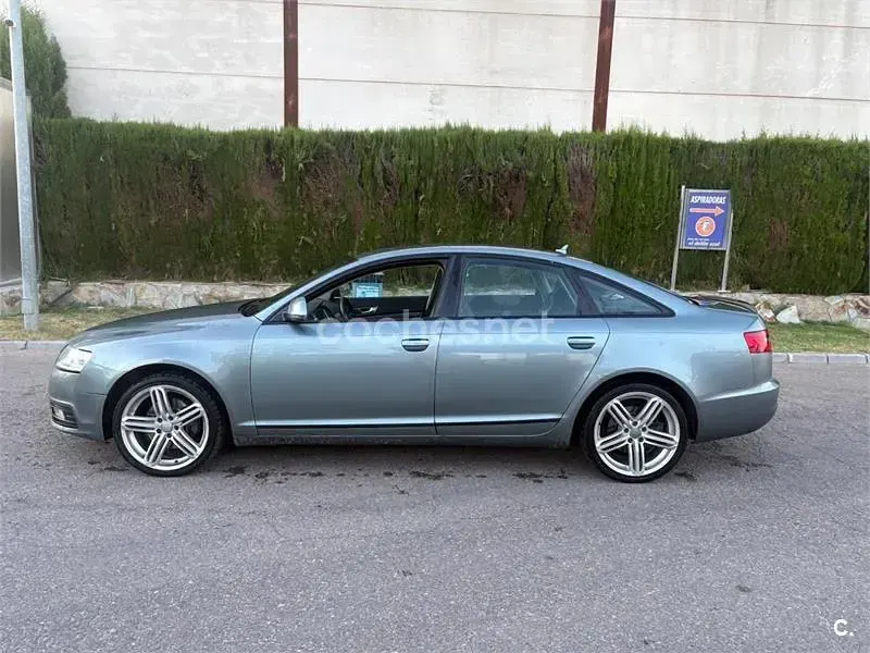 Usado Audi A6 190 CV (139 kW) 2010 Gris / plata Berlina