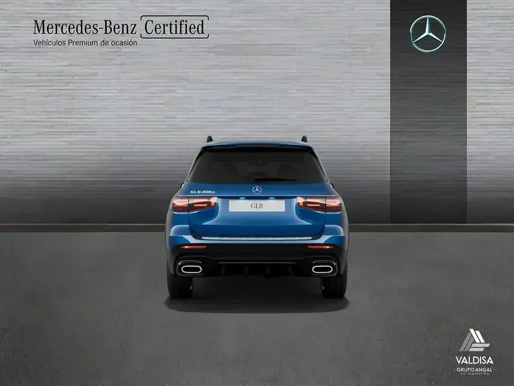 Käytetty Mercedes GLB200 AMG line 150 HP (110 kW) 2025 Sininen Katumaasturi
