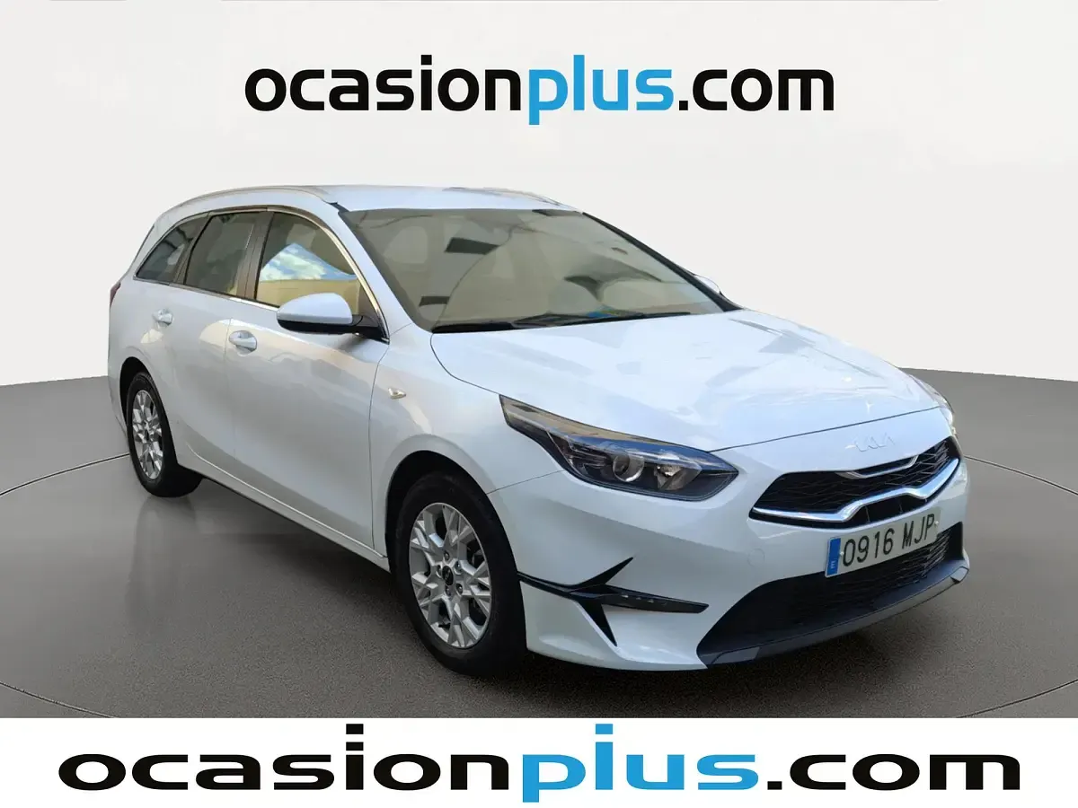 Usado Kia Ceed 120 CV (88 kW) 2023 Blanco Utilitario