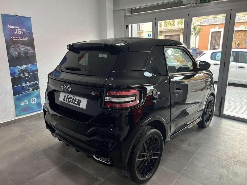Nuevo Ligier JS50 2025 Negro Utilitario