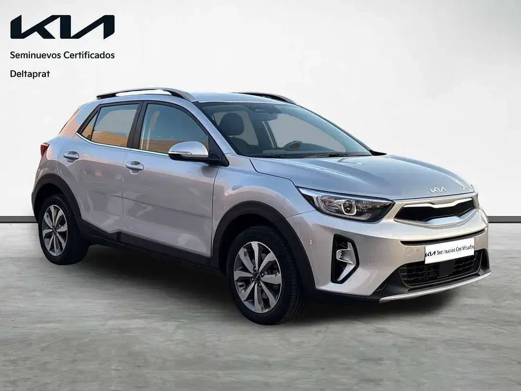 Usado Kia Stonic 84 CV (61 kW) 2022 Gris SUV