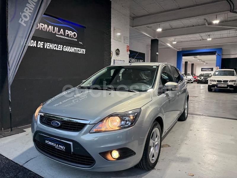 Gris / plata Usado 2009 Ford Focus Trend Berlina | 7900 € (Caro) - Imagen 1/4