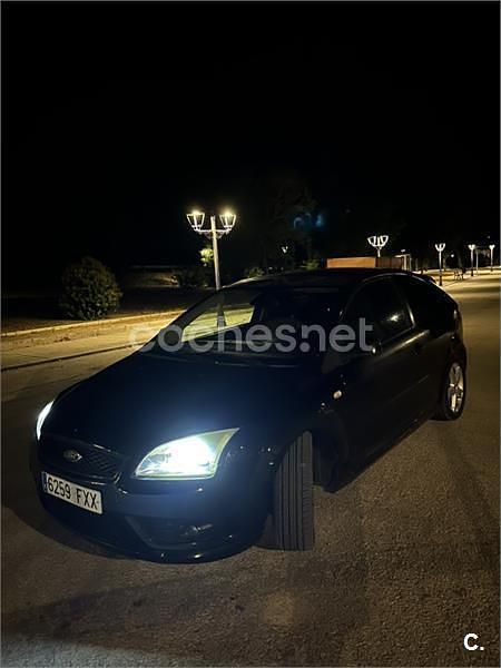 Negro Usado 2007 Ford Focus Sport Berlina | 3100 € (Precio justo) - Imagen 1/4