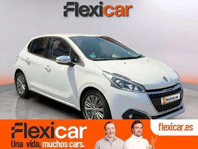 Blanco Usado 2017 Peugeot 208 Allure Utilitario | 8990 € (Precio justo) - Imagen 1/4