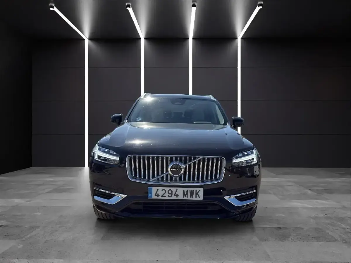 Usado Volvo XC90 Core 455 CV (334 kW) 2024 Negro metalizado SUV