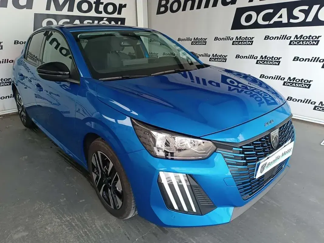Usado Peugeot 208 Allure 101 CV (74 kW) 2025 Azul Utilitario