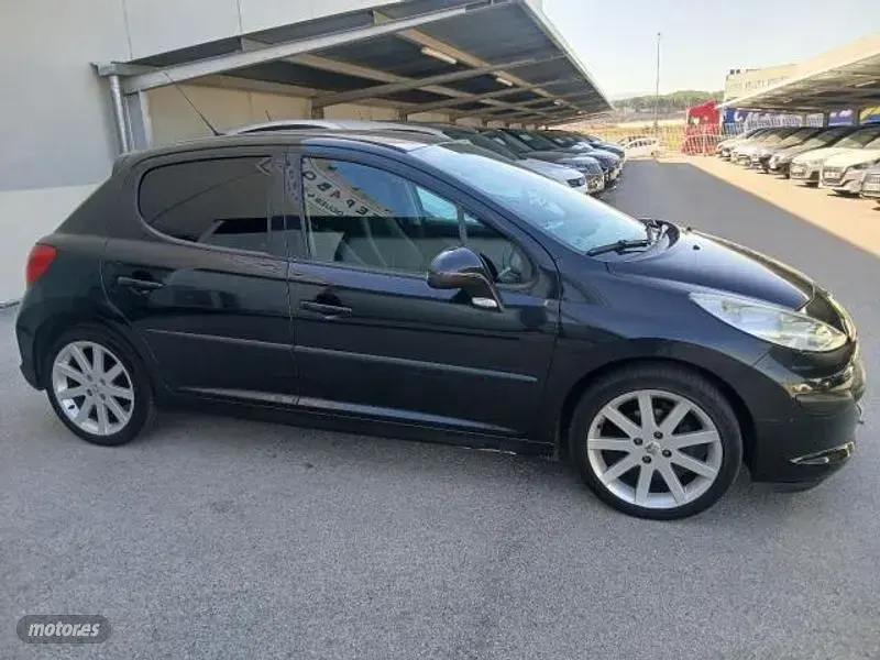 Usado Peugeot 207 68 CV (50 kW) 2009 Negro Berlina