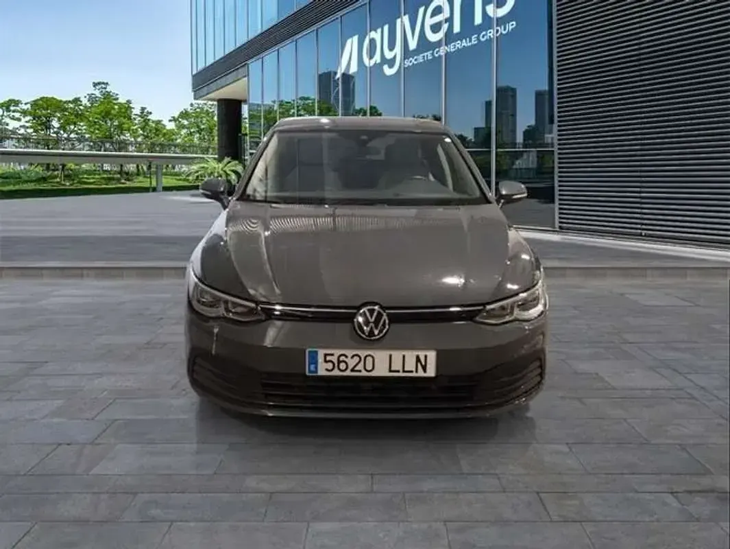 Usado VW Golf VIII Life 116 CV (85 kW) 2020 Gris Utilitario