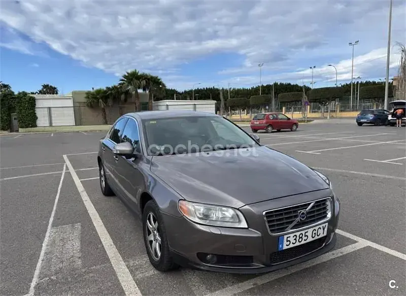 Käytetty Volvo S80 Momentum 185 HP (136 kW) 2008 Peessi Sedan