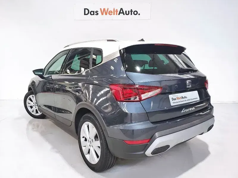 Usado Seat Arona Xperience 115 CV (84 kW) 2025 Gris / plata SUV