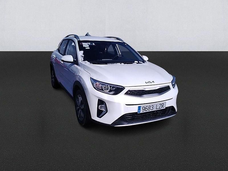 Usado Kia Stonic 100 CV (73 kW) 2022 Blanco SUV