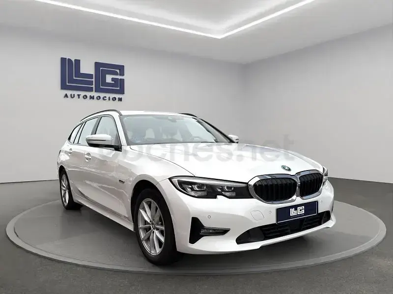Usado BMW 330e 292 CV (214 kW) 2022 Blanco Familiar